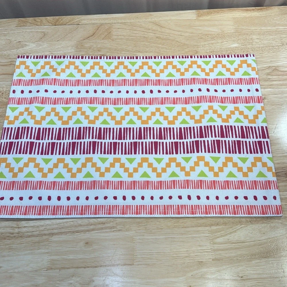 Pier 1 tribal colorful set of 6 placemats NWOT reversable